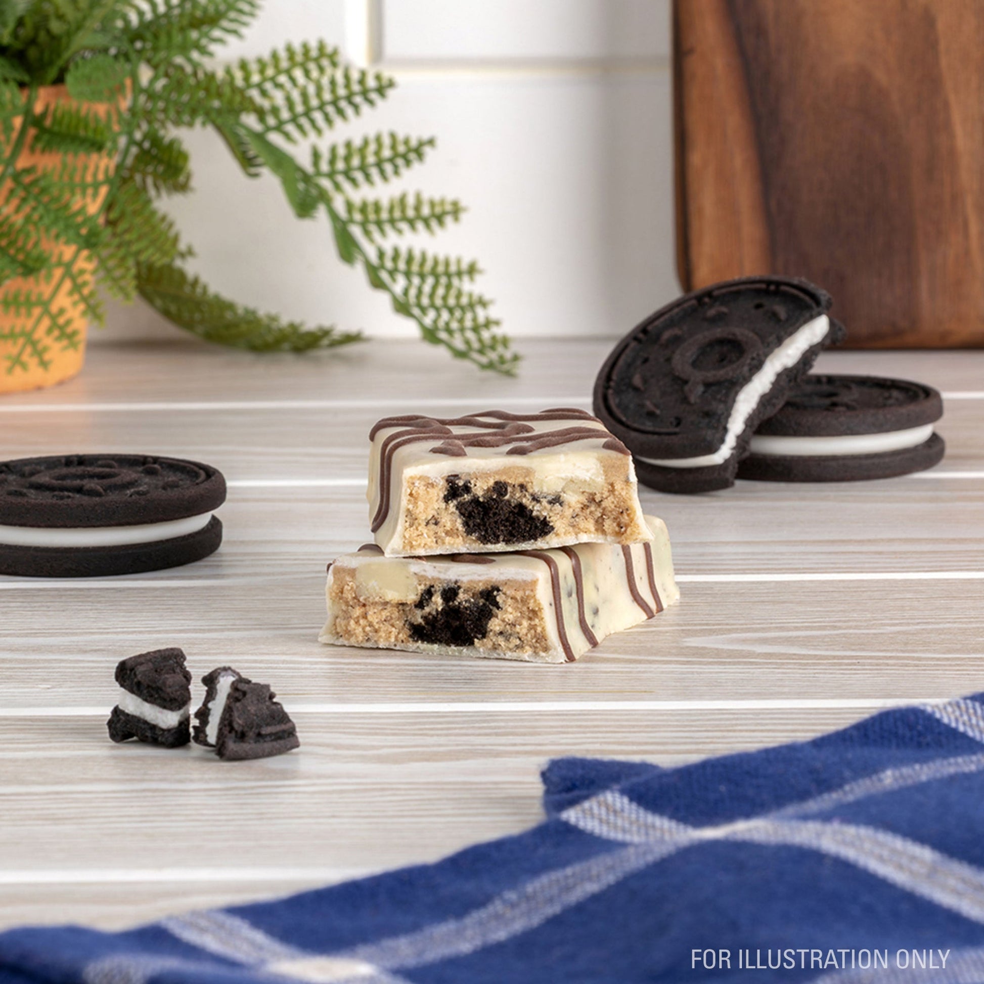 dipped-cookies-and-cream-protein-bars-w6 15807_QN_USA_ProteinBar_CAC_InterimAssetUpdate_Digital-Dipped-ProductCarouselSet_Tabletop1.jpg